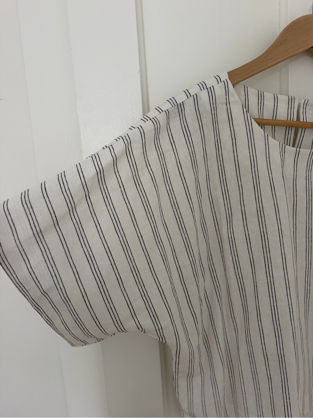 DKNY White Top with Navy Pinstripes - Picture 2 of 8